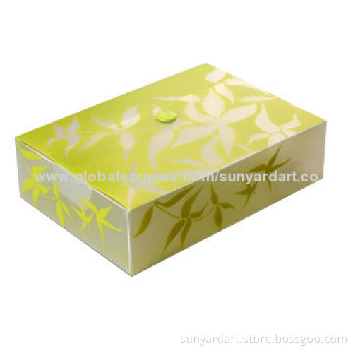 Clear plastic sheets in offset printing with snap button, soft crease